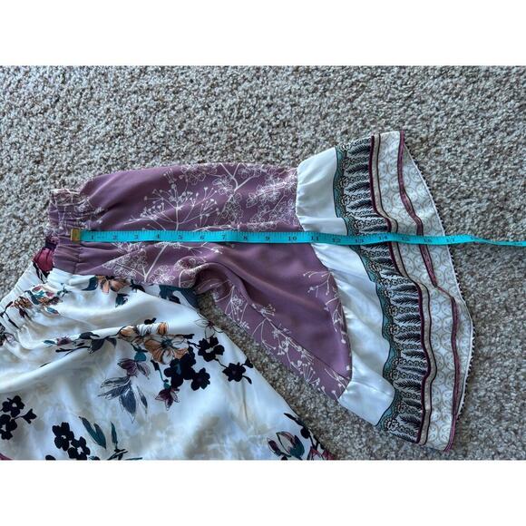 WHITE HOUSE BLACK MARKET Blouse/Shirt, size Large, floral, bell sleeves - Picture 5 of 7